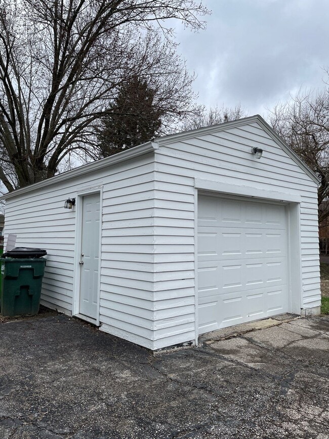 147 Conrad St in Barberton, OH - Building Photo - Building Photo