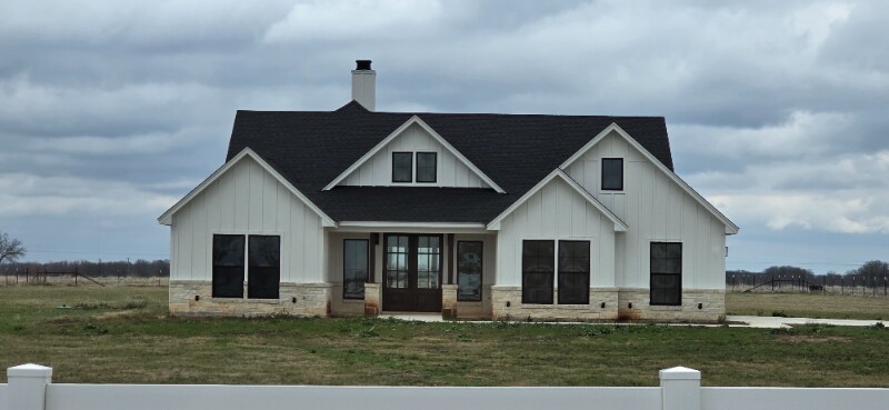352 Evening Star in McGregor, TX - Building Photo