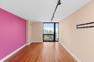 1122 N Clark St, Unit 2706 in Chicago, IL - Foto de edificio - Building Photo