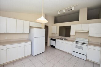 19 Burning Ember Ln in Palm Coast, FL - Building Photo - Building Photo