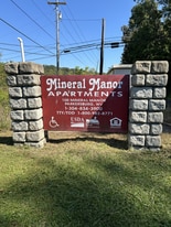 100 Mineral Manor Way in Parkersburg, WV - Building Photo