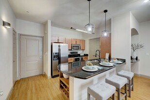 2691 Westerland Dr in Houston, TX - Building Photo