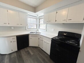 N89W17784 Martin Dr in Menomonee Falls, WI - Building Photo - Building Photo