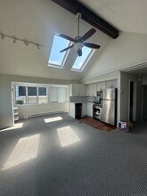 205 Hillspoint Rd in Westport, CT - Building Photo - Building Photo