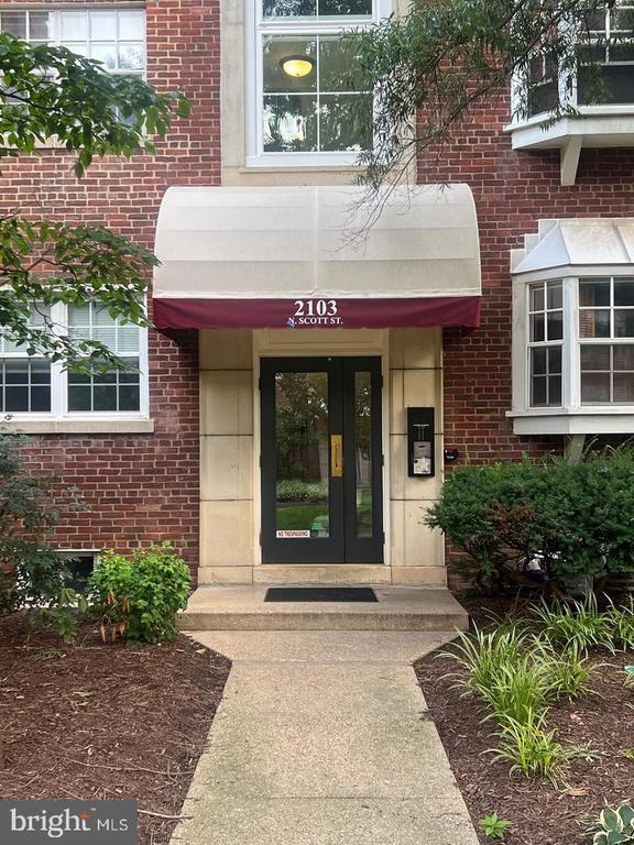 property at 2103 N Scott St