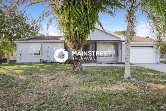 property at 2680 Roxbury Cir