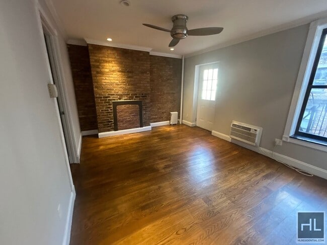 Avenue A in New York, NY - Building Photo - Building Photo
