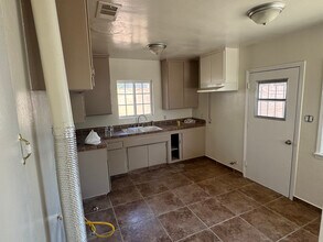 735 Ramona Ave N in San Bernardino, CA - Foto de edificio - Building Photo