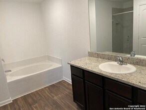 3955 Trail de Paris in New Braunfels, TX - Foto de edificio - Building Photo