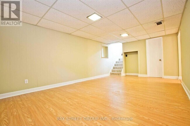 40 Greylawn Crescent in Toronto, ON - Building Photo - Building Photo