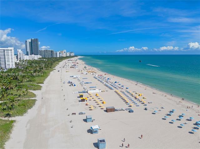 1455 Ocean Dr, Unit 909 in Miami Beach, FL - Foto de edificio - Building Photo