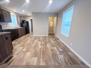 10610 State Rte 762 in Lockbourne, OH - Foto de edificio - Building Photo