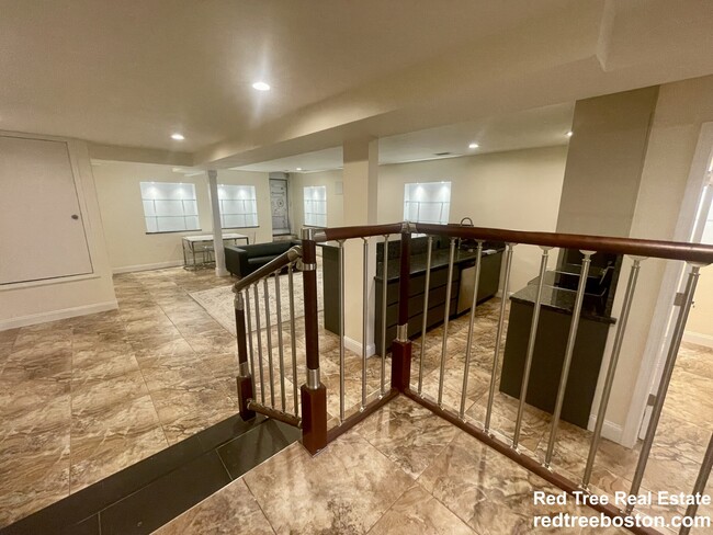 25 Saint Marys Ct, Unit 3 in Brookline, MA - Building Photo - Building Photo