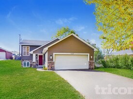 1525 Independence Ave N in Golden Valley, MN - Building Photo