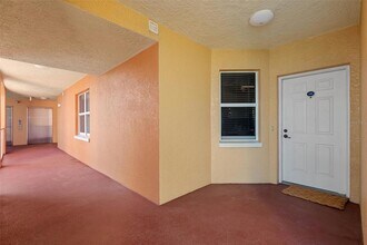16550 Gulf Blvd, Unit 545 in North Redington Beach, FL - Foto de edificio - Building Photo