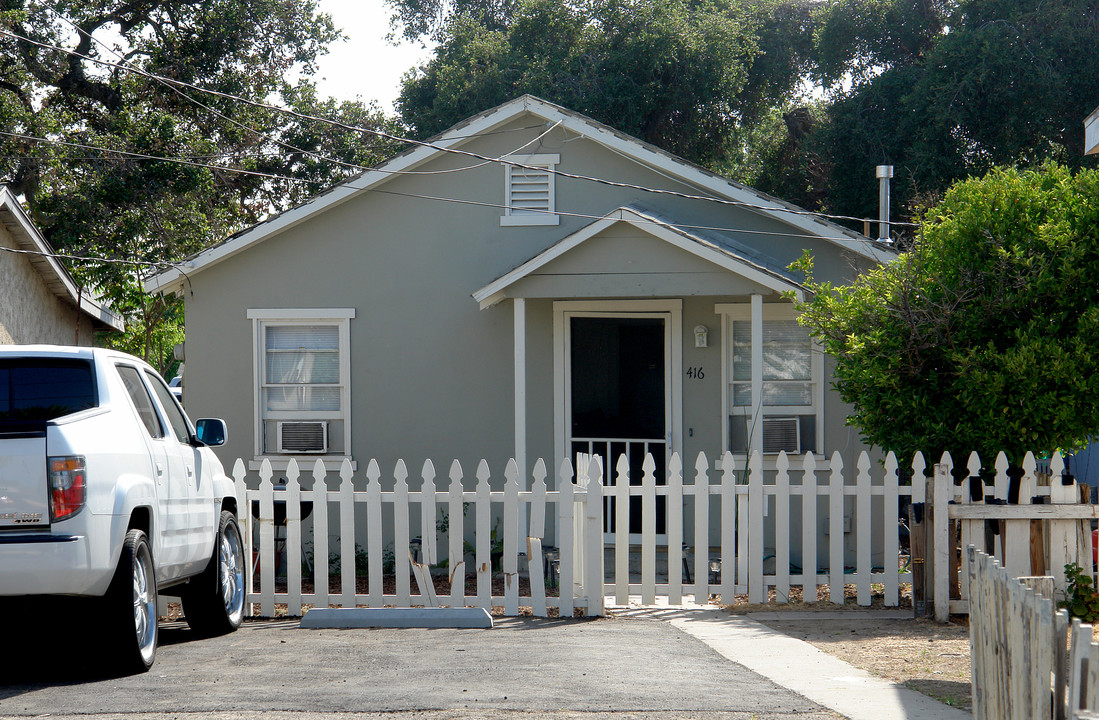 416 N Oak St in Santa Paula, CA - Building Photo