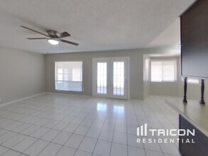 8838 W Cinnabar Ave in Peoria, AZ - Building Photo - Building Photo