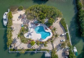 100 Morris Ave in Key Largo, FL - Building Photo - Building Photo