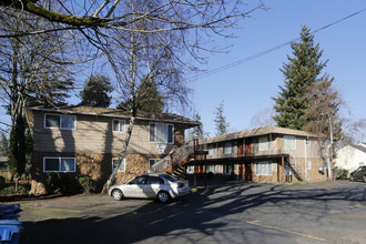 Stone Manor Apartments in Salem, OR - Building Photo - Building Photo