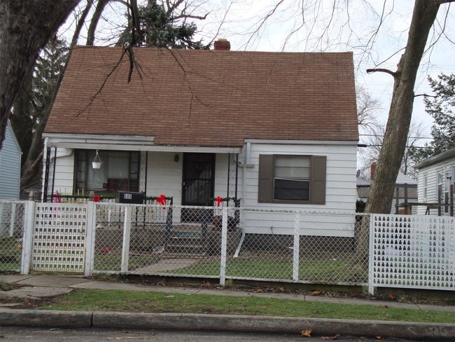 property at 505 S Sheridan St