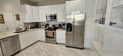 1844 Salerno Cir in Weston, FL - Building Photo - Building Photo