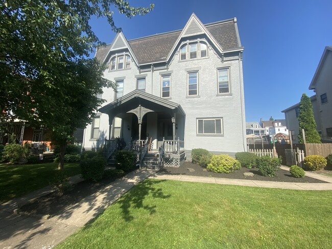 432 S Pacific Ave, Unit First floor