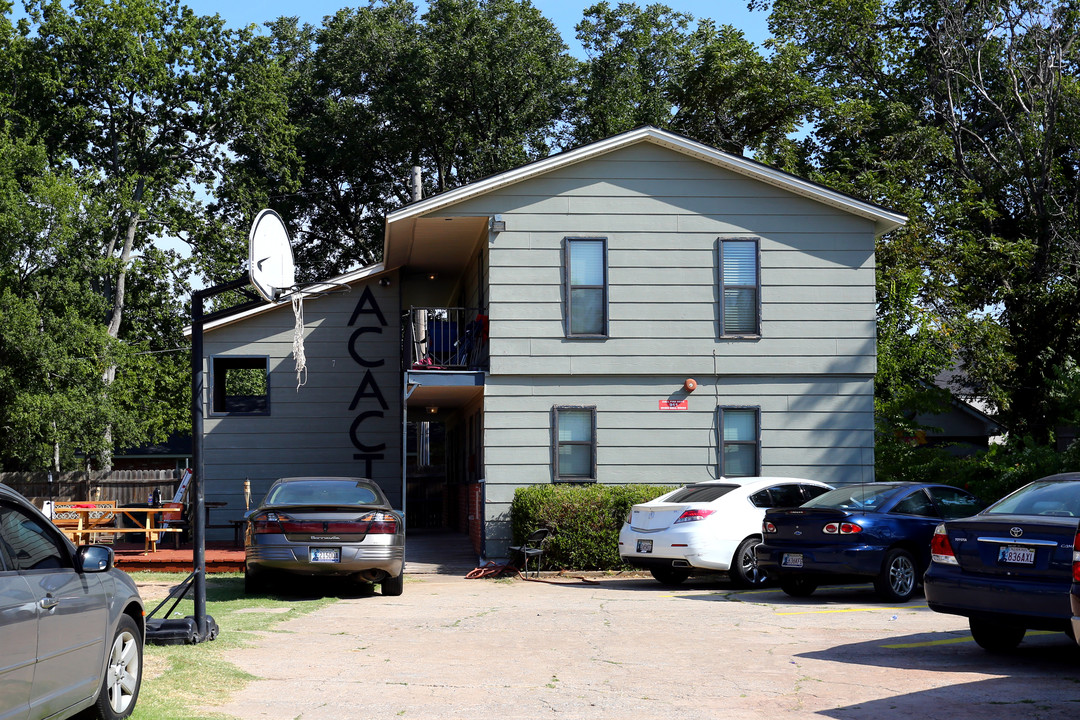 217 E Ayers St in Edmond, OK - Building Photo