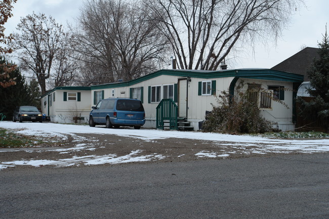 712 S Boise Ave in Emmett, ID - Foto de edificio - Building Photo