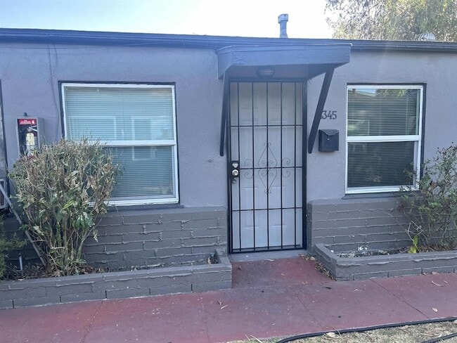 property at 4345 Poplar St