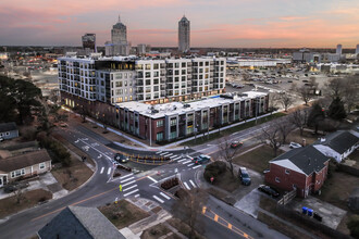 Aviva Pembroke in Virginia Beach, VA - Building Photo - Building Photo