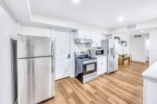 1713 W Hazelwood St in Phoenix, AZ - Building Photo