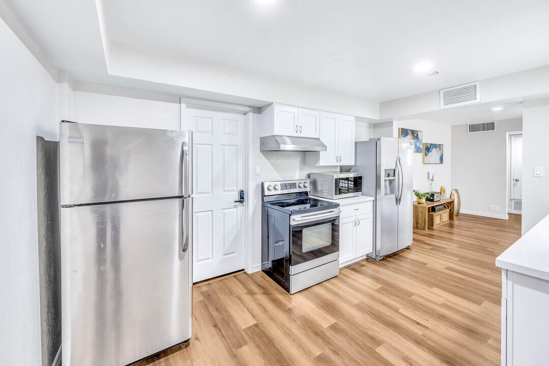 1713 W Hazelwood St in Phoenix, AZ - Building Photo