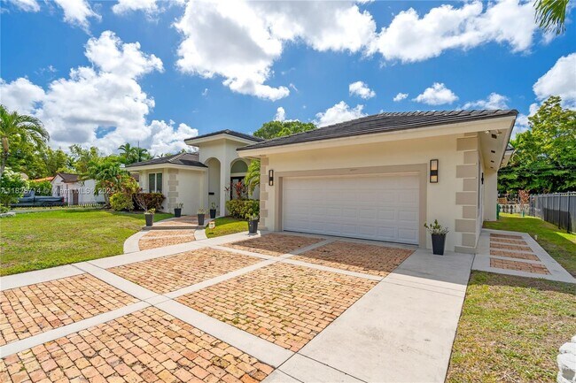 529 Curtiss Pkwy in Miami Springs, FL - Building Photo - Building Photo