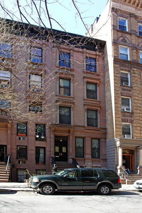 144 W 82nd St in New York, NY - Building Photo