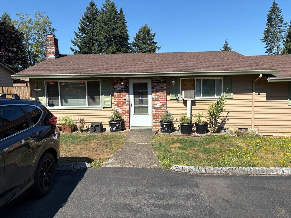 39430 Gary St in Sandy, OR - Building Photo
