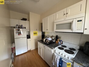 1673 Commonwealth Ave, Unit 14 in Boston, MA - Building Photo - Building Photo