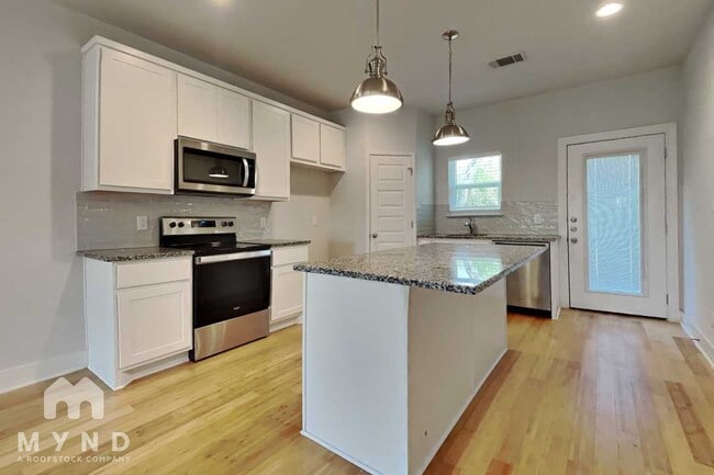 423 Channing Ave in San Antonio, TX - Building Photo - Building Photo