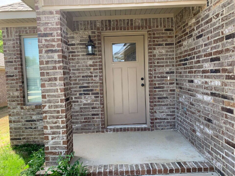 295 Wolf Den Dr in Jonesboro, AR - Building Photo