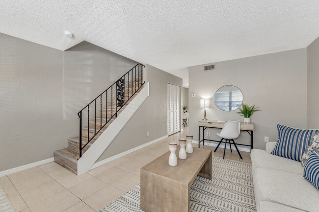 Riverbreeze Apartments in Daytona Beach, FL - Building Photo - Building Photo