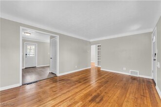 11901 Kensington Ave in Cleveland, OH - Building Photo - Building Photo