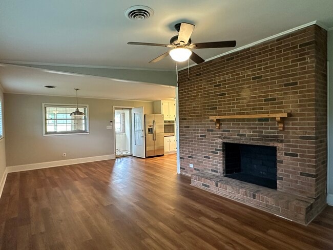 property at 1600 Plumcrest Dr