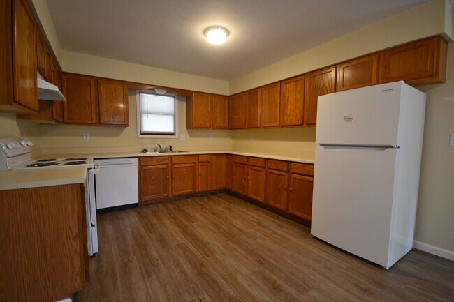 739 S Buffalo St in Marshfield, MO - Building Photo - Building Photo