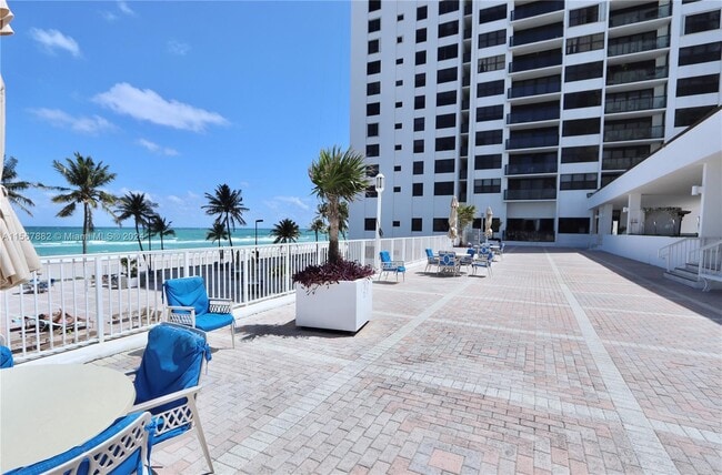 2401 S Ocean Dr, Unit 806 in Hollywood, FL - Building Photo - Building Photo