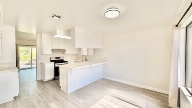 2004 Woodland Glen in Escondido, CA - Building Photo - Building Photo