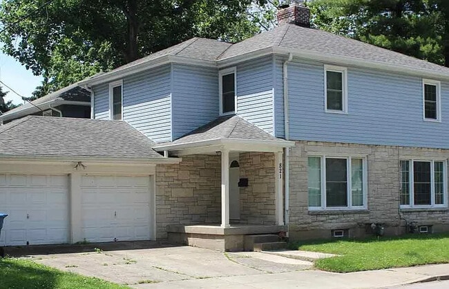 property at 821 E 54th St