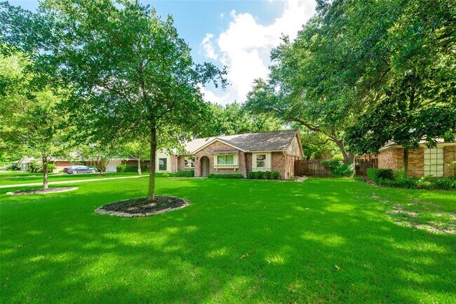 15518 Jersey Dr in Jersey Village, TX - Building Photo - Building Photo