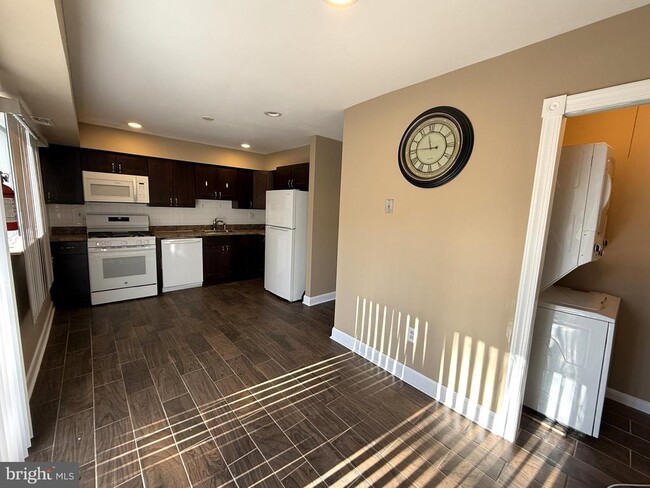 131 Chelsea Cir in Clementon, NJ - Building Photo - Building Photo