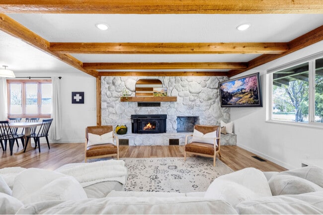 property at 609 N 2nd St