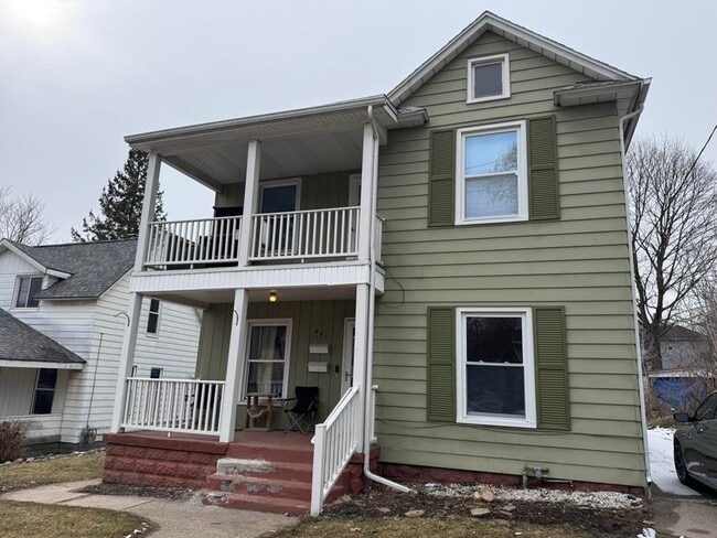 531 Eastern Ave NE, Unit B