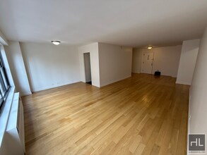 Fourth Avenue in New York, NY - Building Photo - Building Photo